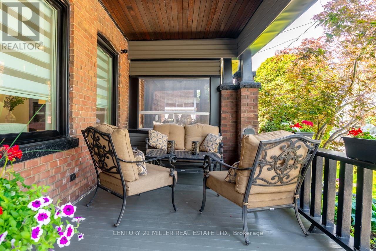 137 Springdale Boulevard, Toronto, Ontario  M4J 1W8 - Photo 5 - E13446064