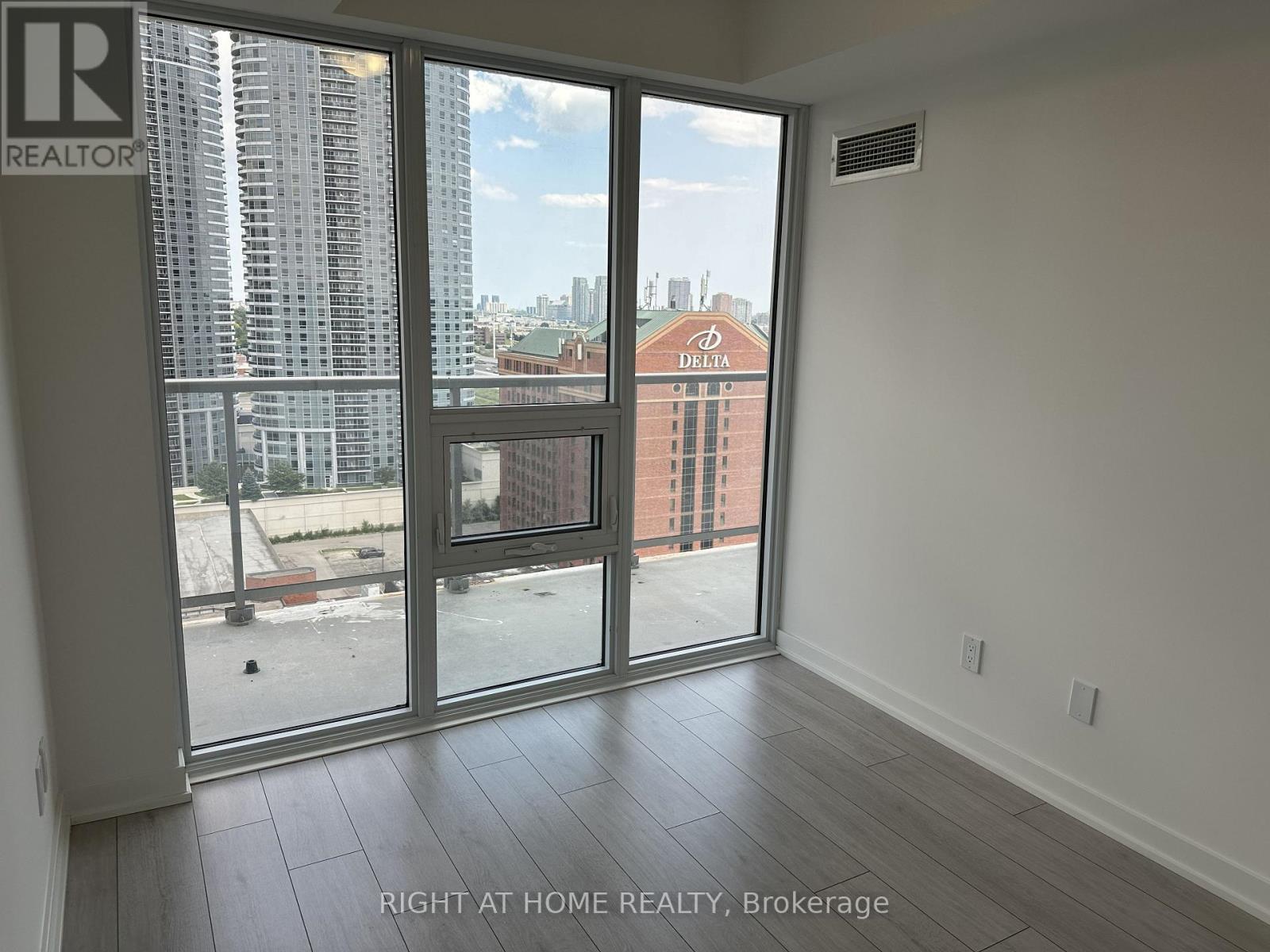 1808 - 2033 Kennedy Road, Toronto, Ontario  M1T 0B9 - Photo 14 - E13446214