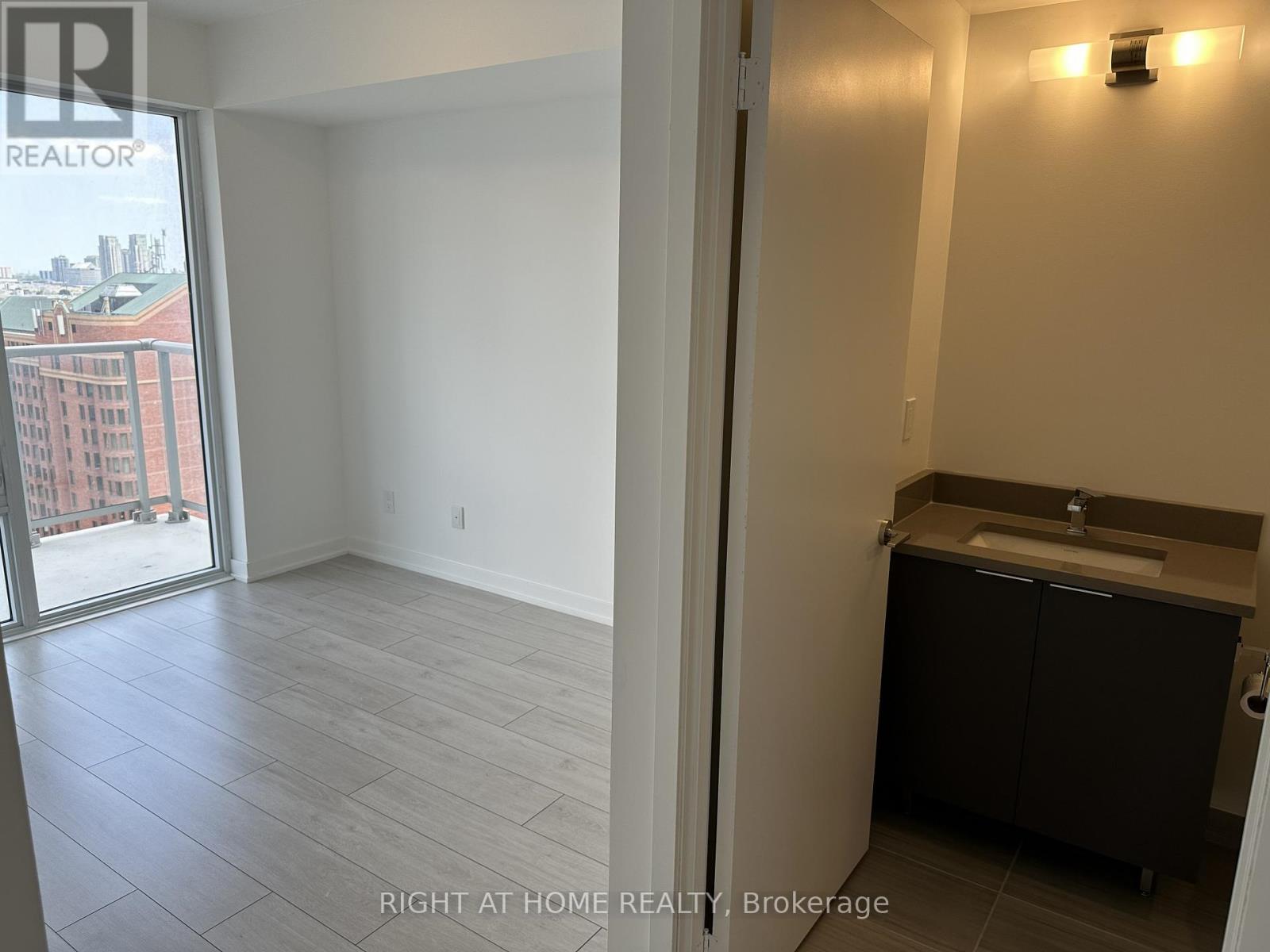 1808 - 2033 Kennedy Road, Toronto, Ontario  M1T 0B9 - Photo 17 - E13446214