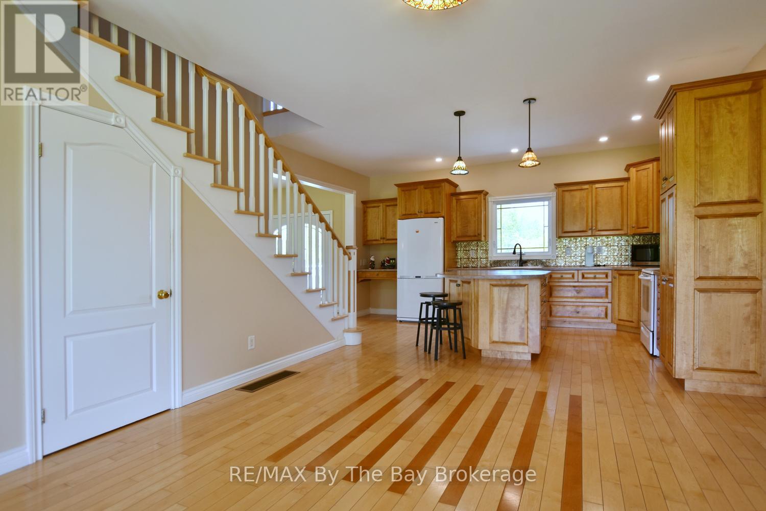 960 Lawson Road, Tiny, Ontario  L0L 1P1 - Photo 11 - S13418112