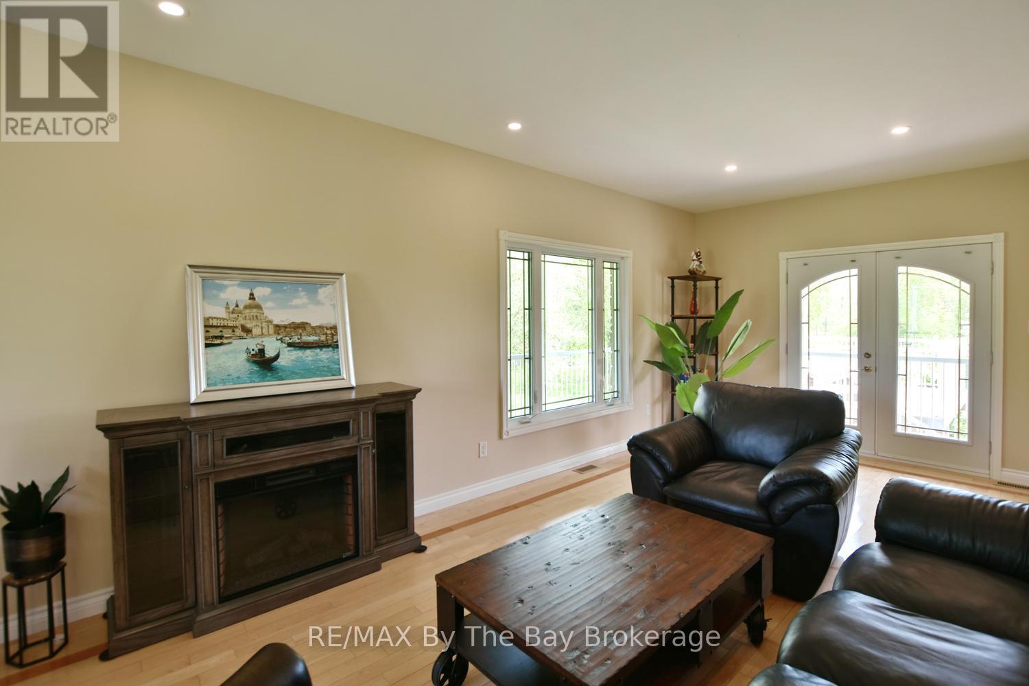960 Lawson Road, Tiny, Ontario  L0L 1P1 - Photo 14 - S13418112