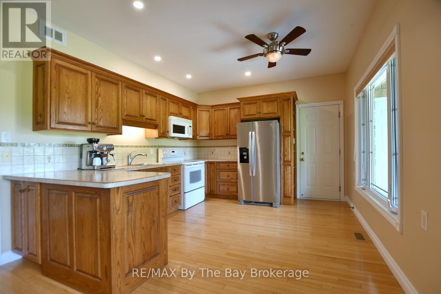 960 Lawson Road, Tiny, Ontario  L0L 1P1 - Photo 18 - S13418112