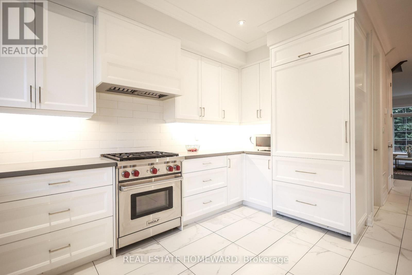 1 Saint Julien Court, Vaughan, Ontario  L6A 5B2 - Photo 9 - N13446000