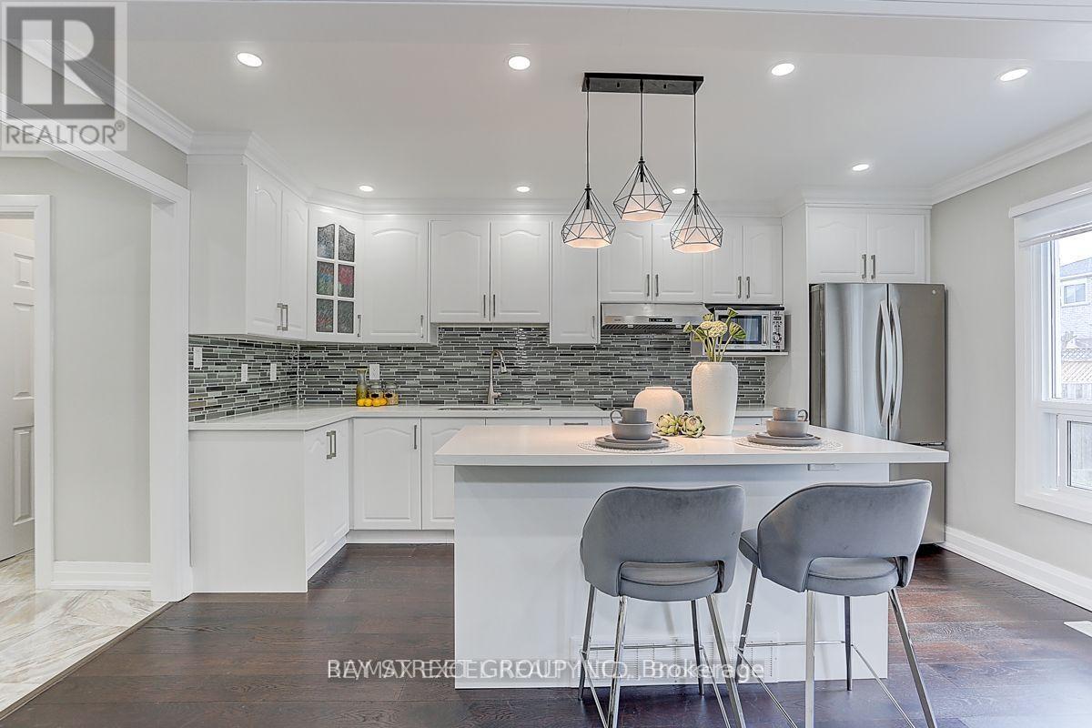 29 Featherstone Avenue, Markham, Ontario L3S 2H2 - Photo 4 - N13446082