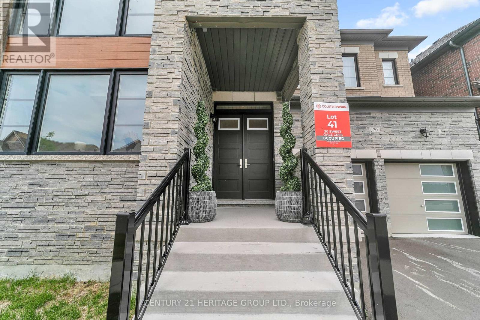 20 Sweet Gale Crescent, Richmond Hill, Ontario L4E 1K1 - Photo 3 - N13446104