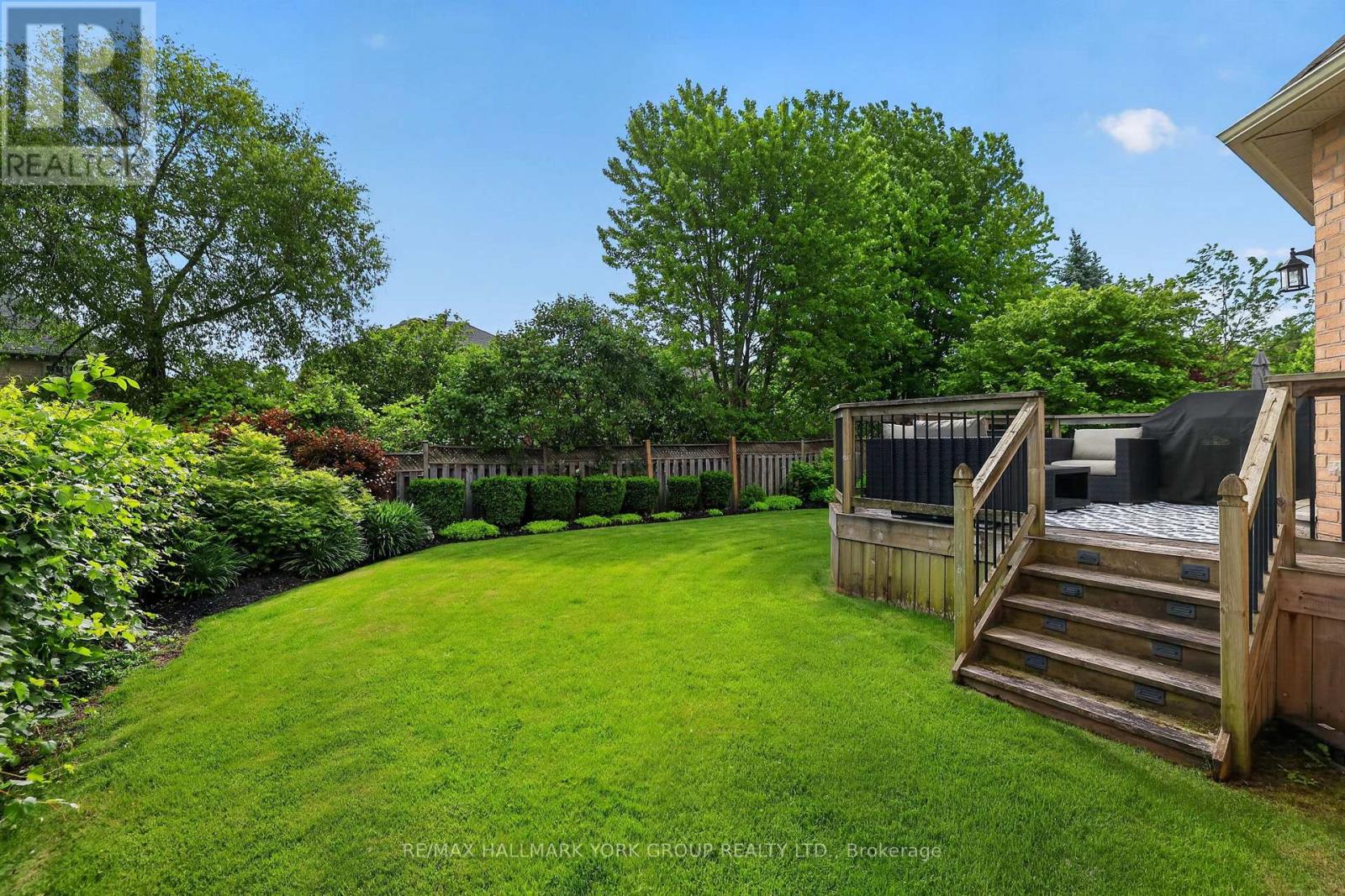 260 Willis Drive, Aurora, Ontario  L4G 7M2 - Photo 8 - N13446260