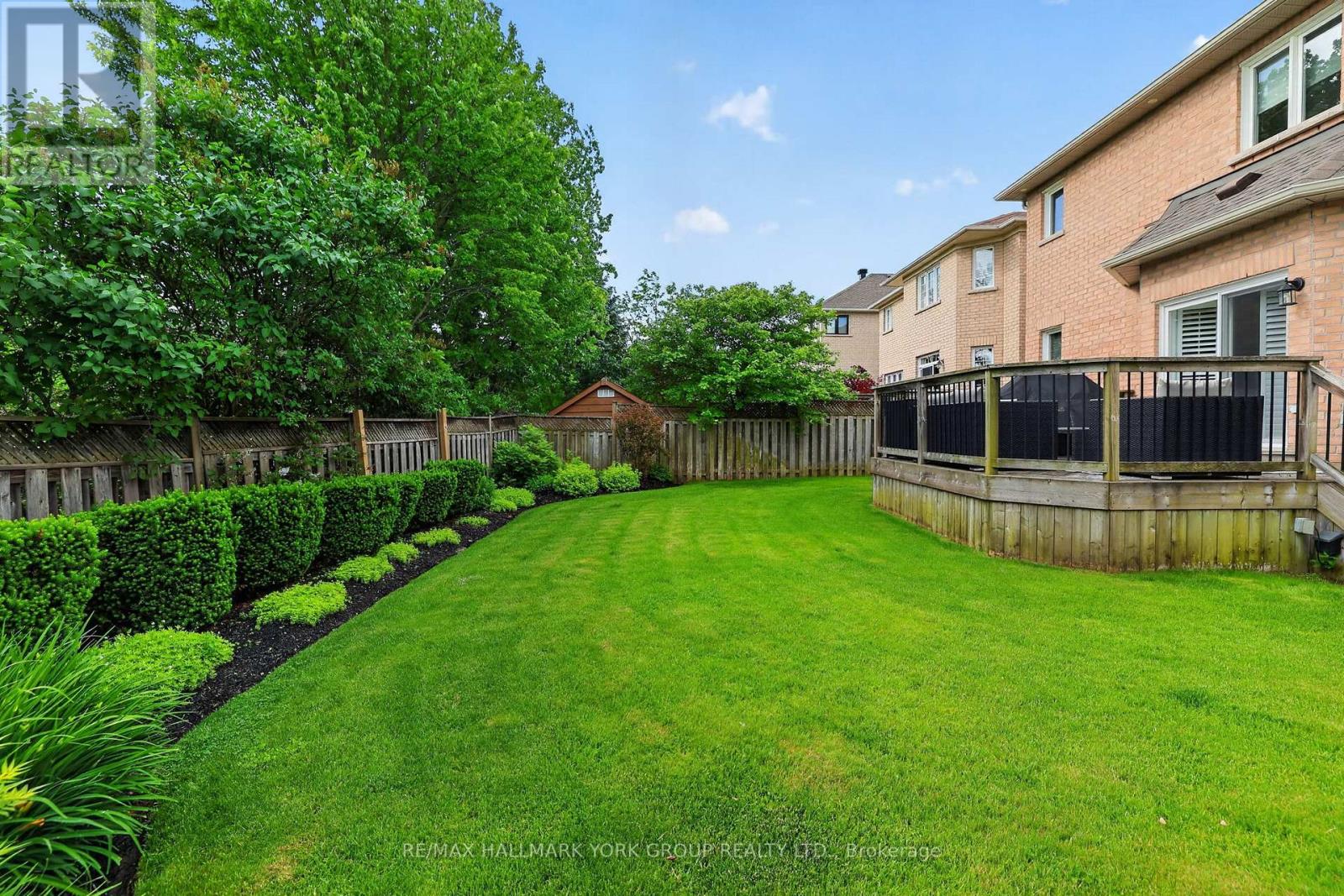 260 Willis Drive, Aurora, Ontario  L4G 7M2 - Photo 9 - N13446260