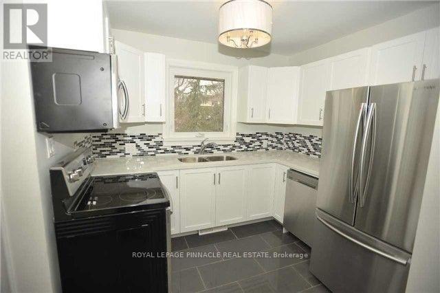 608 Green Street E, Whitby, Ontario  L1N 4E8 - Photo 2 - E13443590