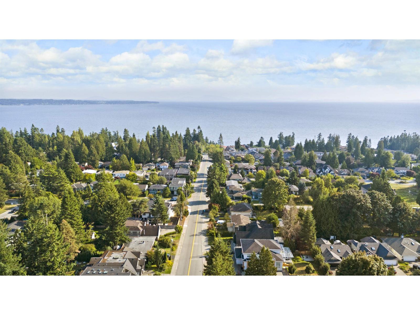 209 13585 16 Avenue, Surrey, British Columbia  V4A 1P6 - Photo 2 - R3130349