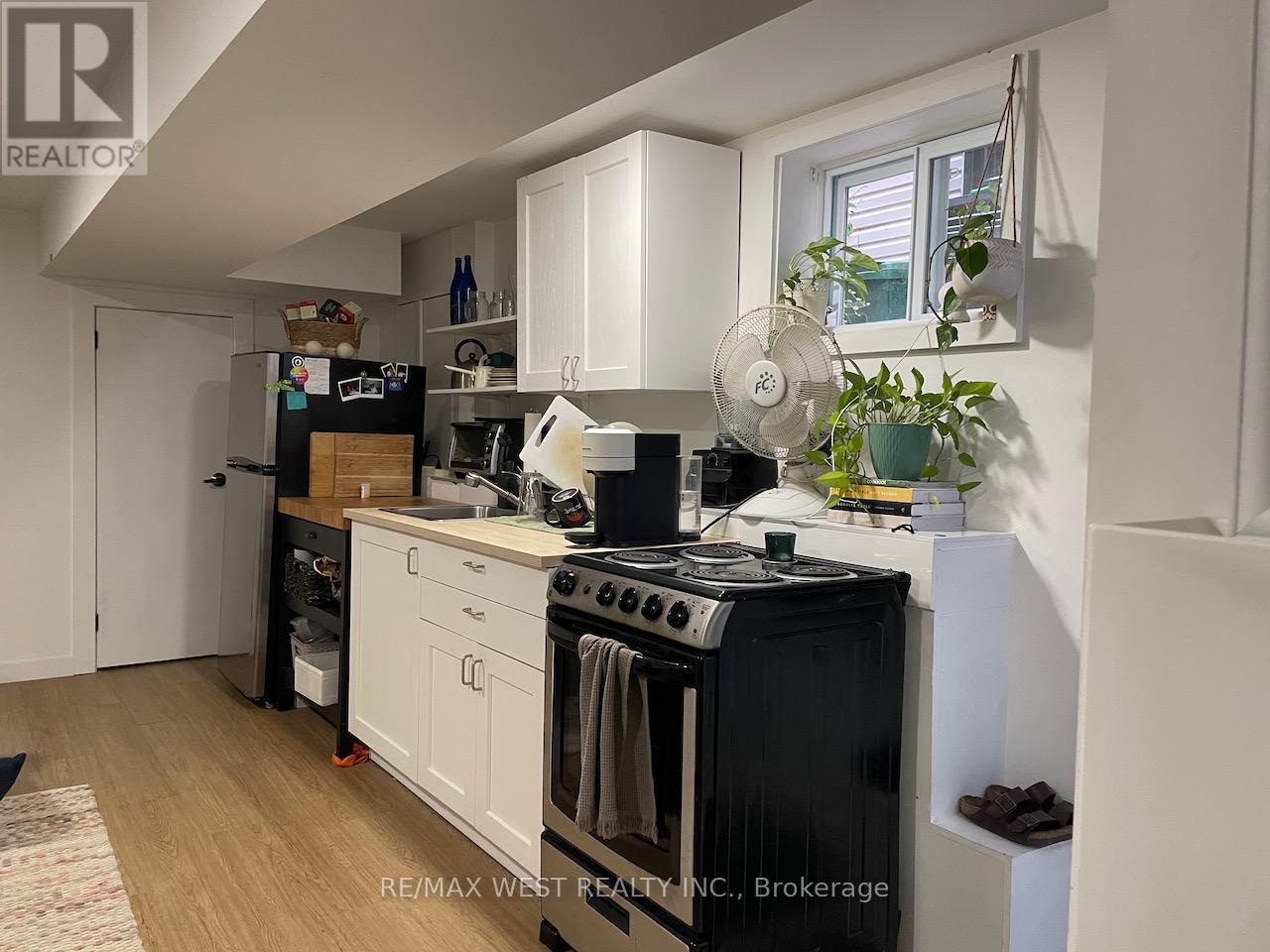 76 Bellwoods Avenue, Toronto, Ontario  M6J 2P4 - Photo 7 - C13446080