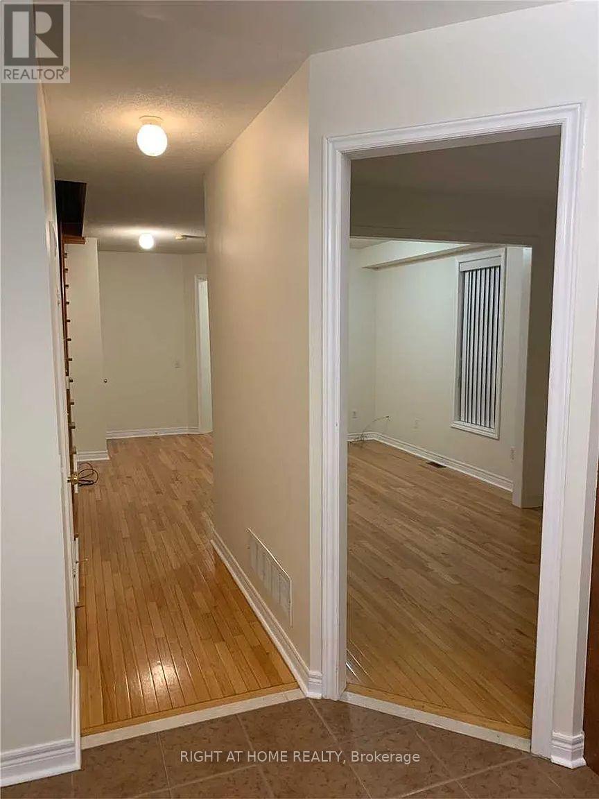 5617 Raleigh Street, Mississauga, Ontario  L5M 7E4 - Photo 3 - W13445942