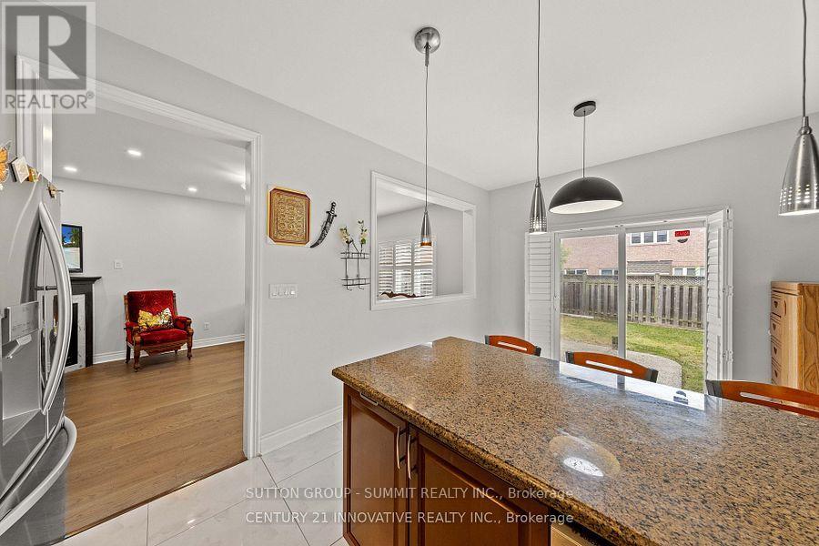 3265 Cabano Crescent N, Mississauga, Ontario  L5M 0B9 - Photo 8 - W13445998