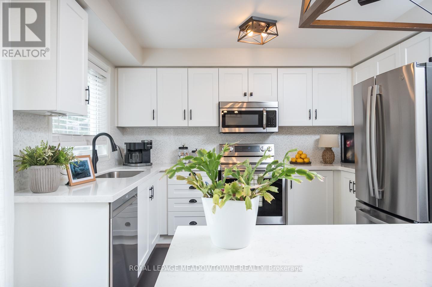 624 Marley Crescent, Milton, Ontario  L9T 5L9 - Photo 6 - W13446010