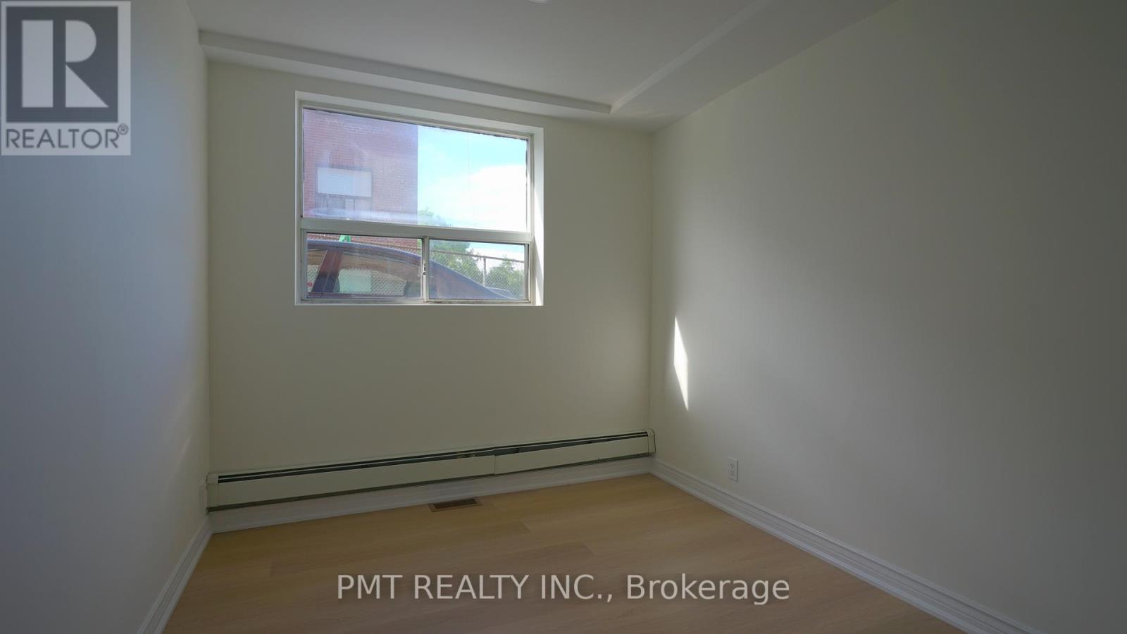 9 - 137 Brookhaven Drive, Toronto, Ontario  M6M 4P1 - Photo 10 - W13446132