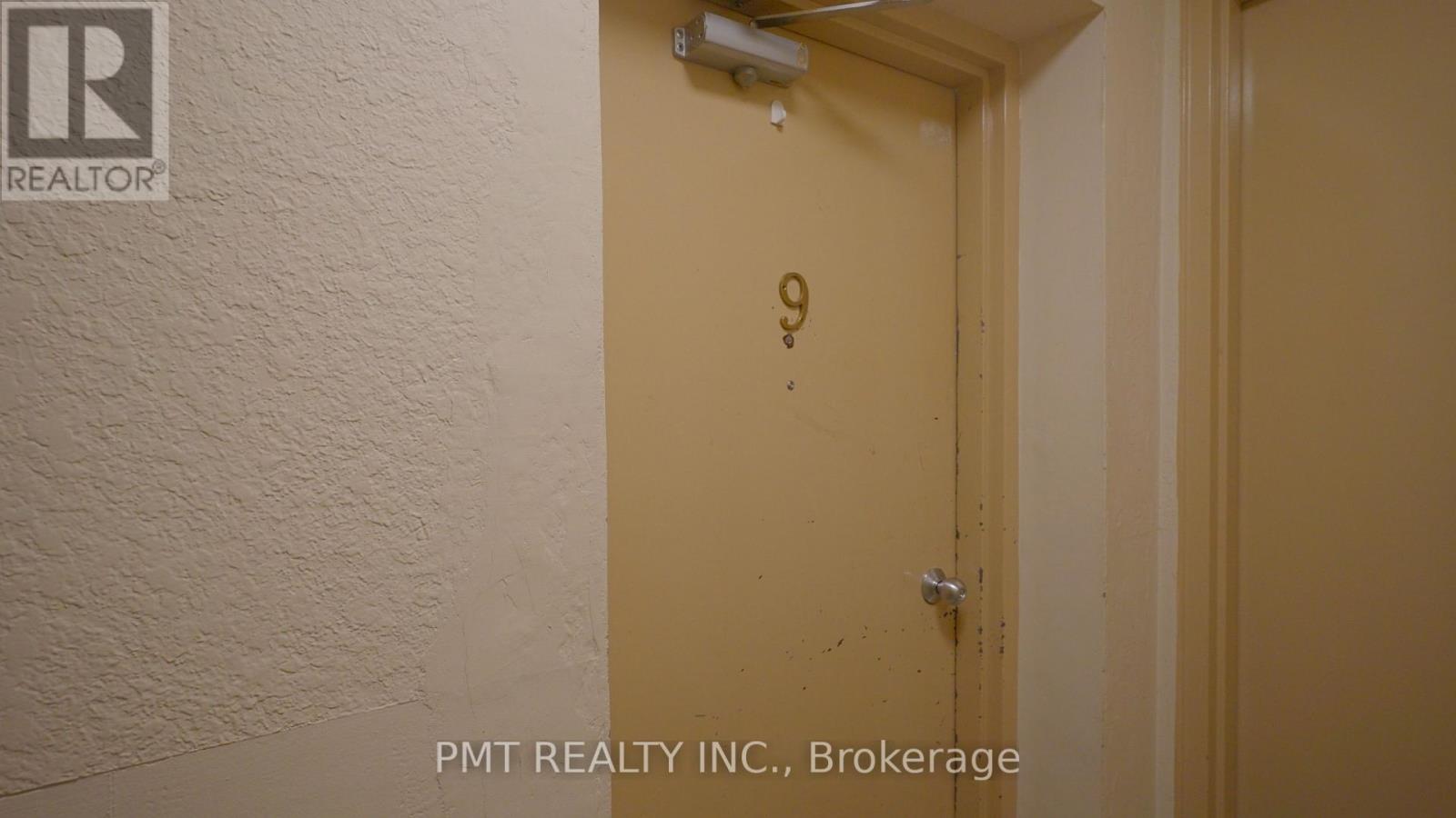 9 - 137 Brookhaven Drive, Toronto, Ontario  M6M 4P1 - Photo 16 - W13446132