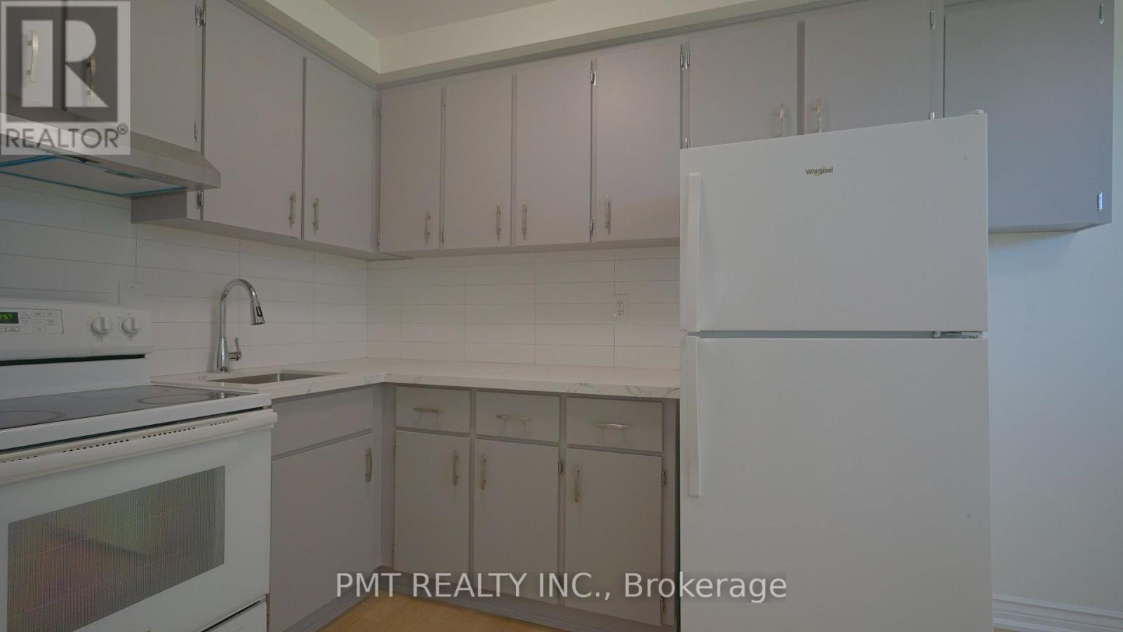 9 - 137 Brookhaven Drive, Toronto, Ontario  M6M 4P1 - Photo 6 - W13446132