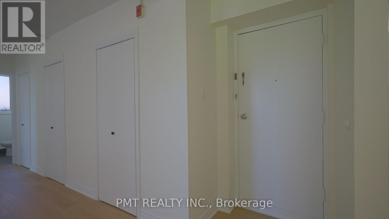 9 - 137 Brookhaven Drive, Toronto, Ontario  M6M 4P1 - Photo 7 - W13446132
