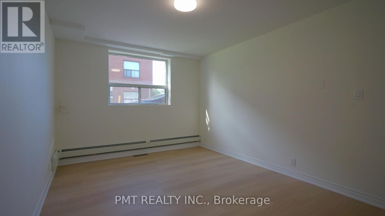 9 - 137 Brookhaven Drive, Toronto, Ontario  M6M 4P1 - Photo 9 - W13446132