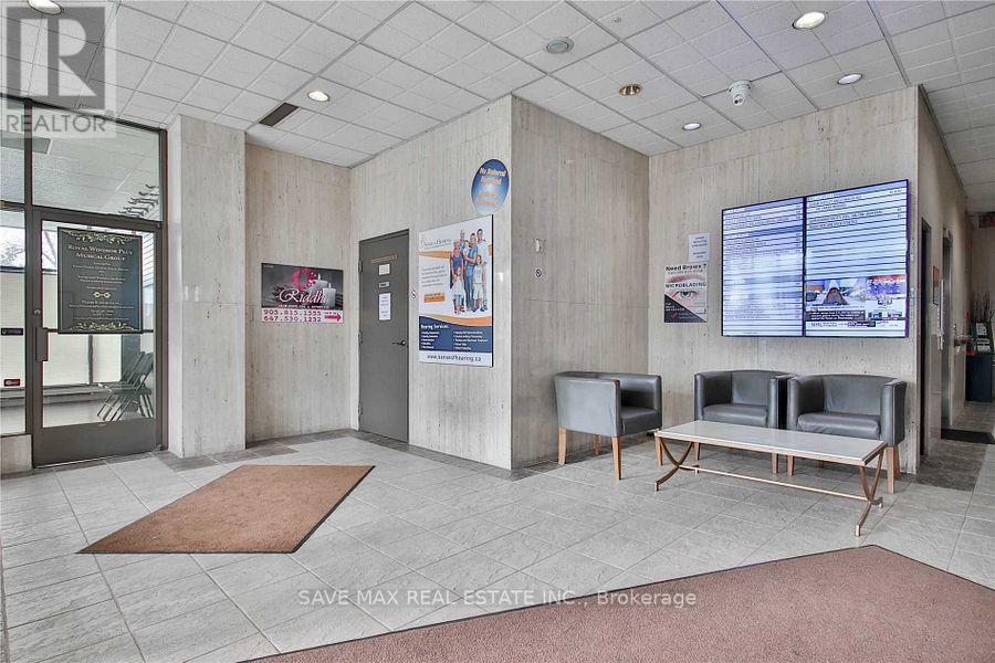 627 Lyons Lane, Oakville, Ontario  L6J 5Z7 - Photo 3 - W13446196