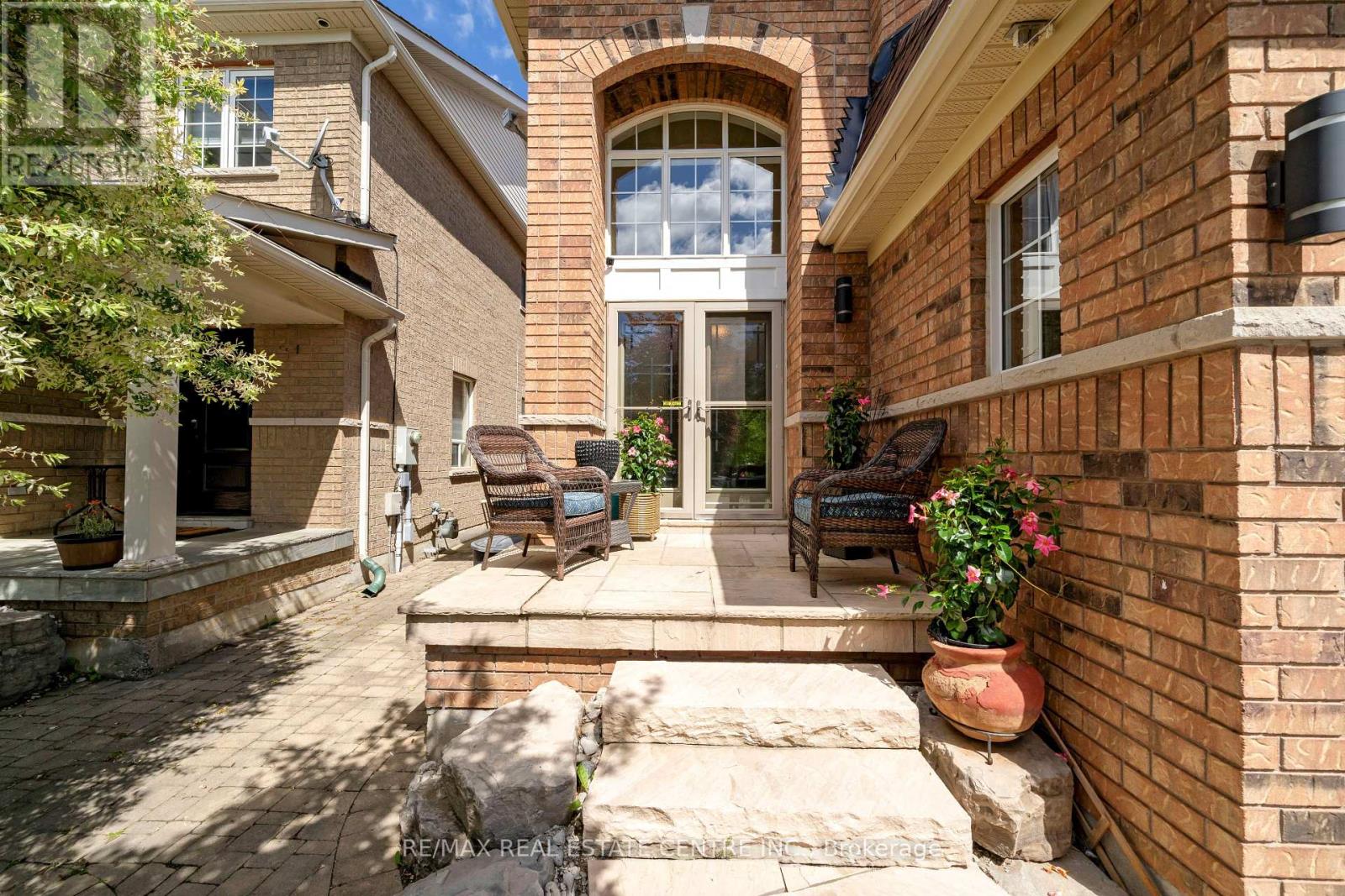 27 Milfoil Street, Halton Hills, Ontario  L7G 6M5 - Photo 2 - W13446226