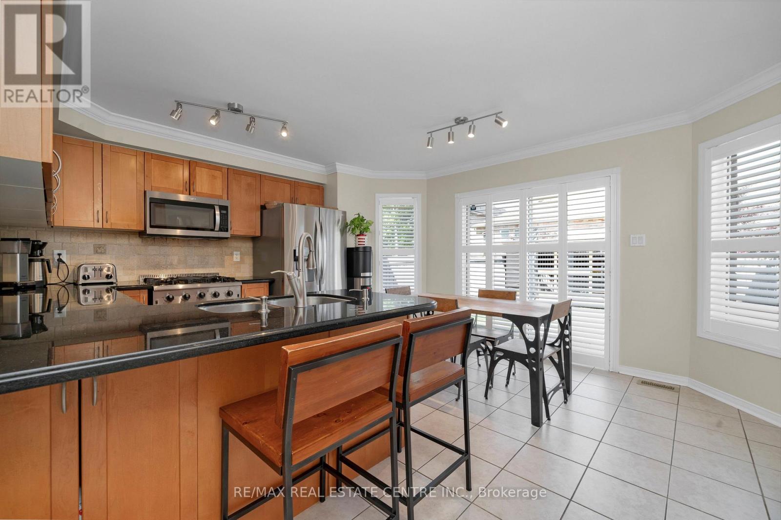 27 Milfoil Street, Halton Hills, Ontario  L7G 6M5 - Photo 7 - W13446226