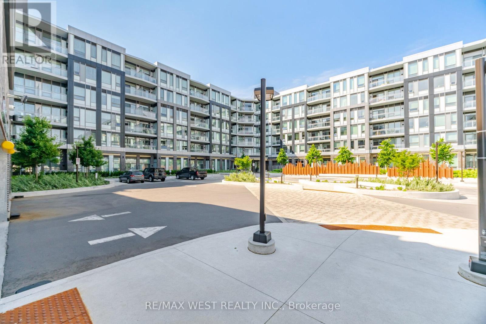 311 - 2501 Saw Whet Boulevard, Oakville, Ontario L6M 5N2 - Photo 2 - W13446286
