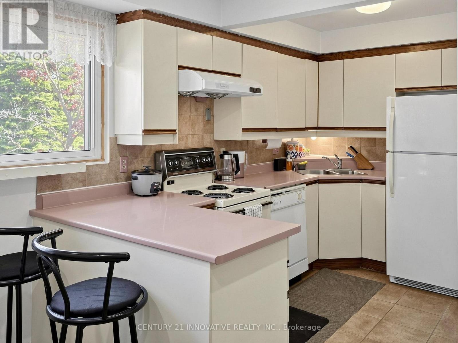 28 - 2020 Pharmacy Avenue, Toronto, Ontario  M1T 1H8 - Photo 11 - E13236676