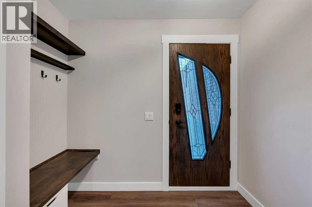 370 Brae Glen Crescent Sw, Calgary, Alberta  T2W 1B6 - Photo 22 - A2316776