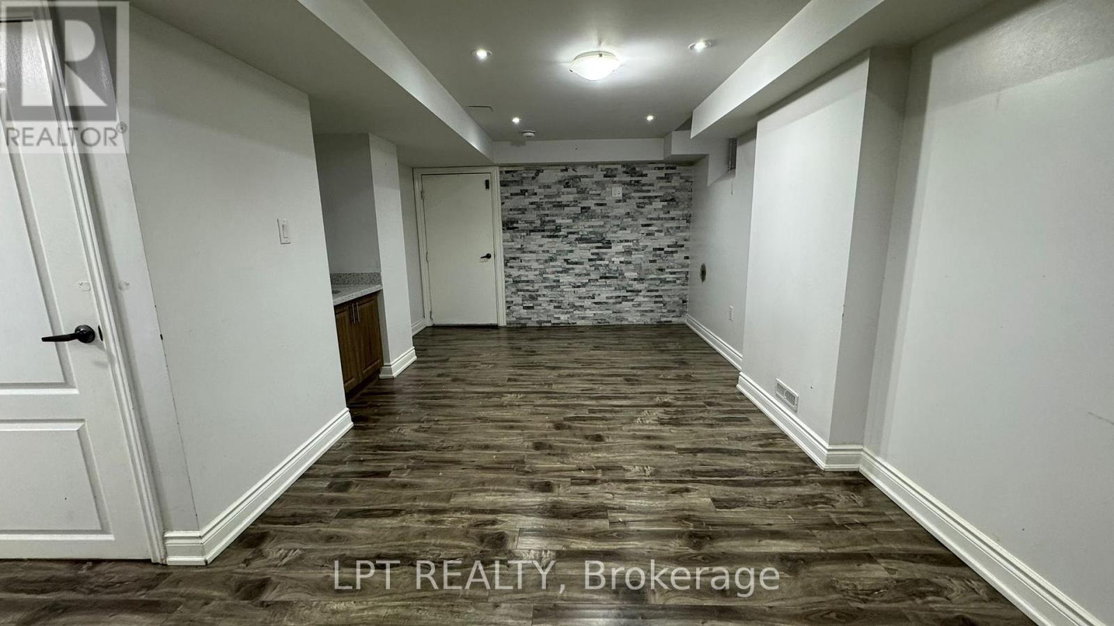 Lower - 87 Maple Valley Street, Brampton, Ontario L6P 2H3 - Photo 3 - W13421840