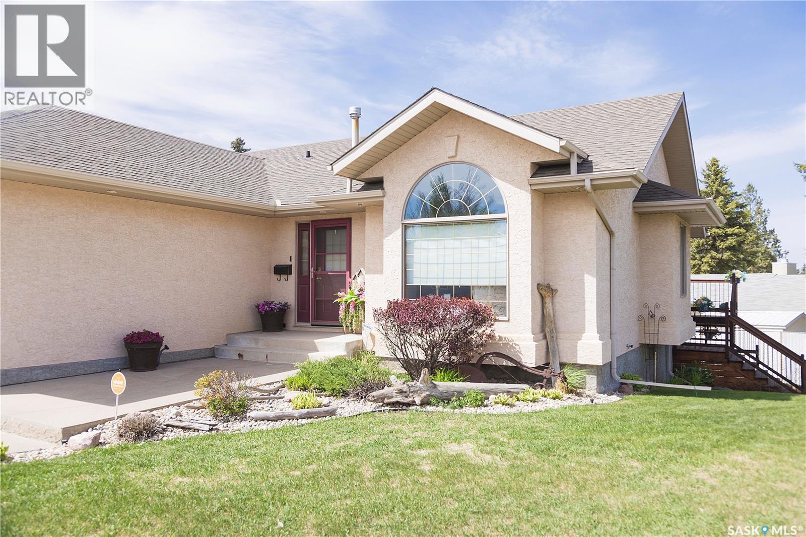 582 Mahon Drive, Prince Albert, Saskatchewan  S6V 7Z9 - Photo 2 - SK039421
