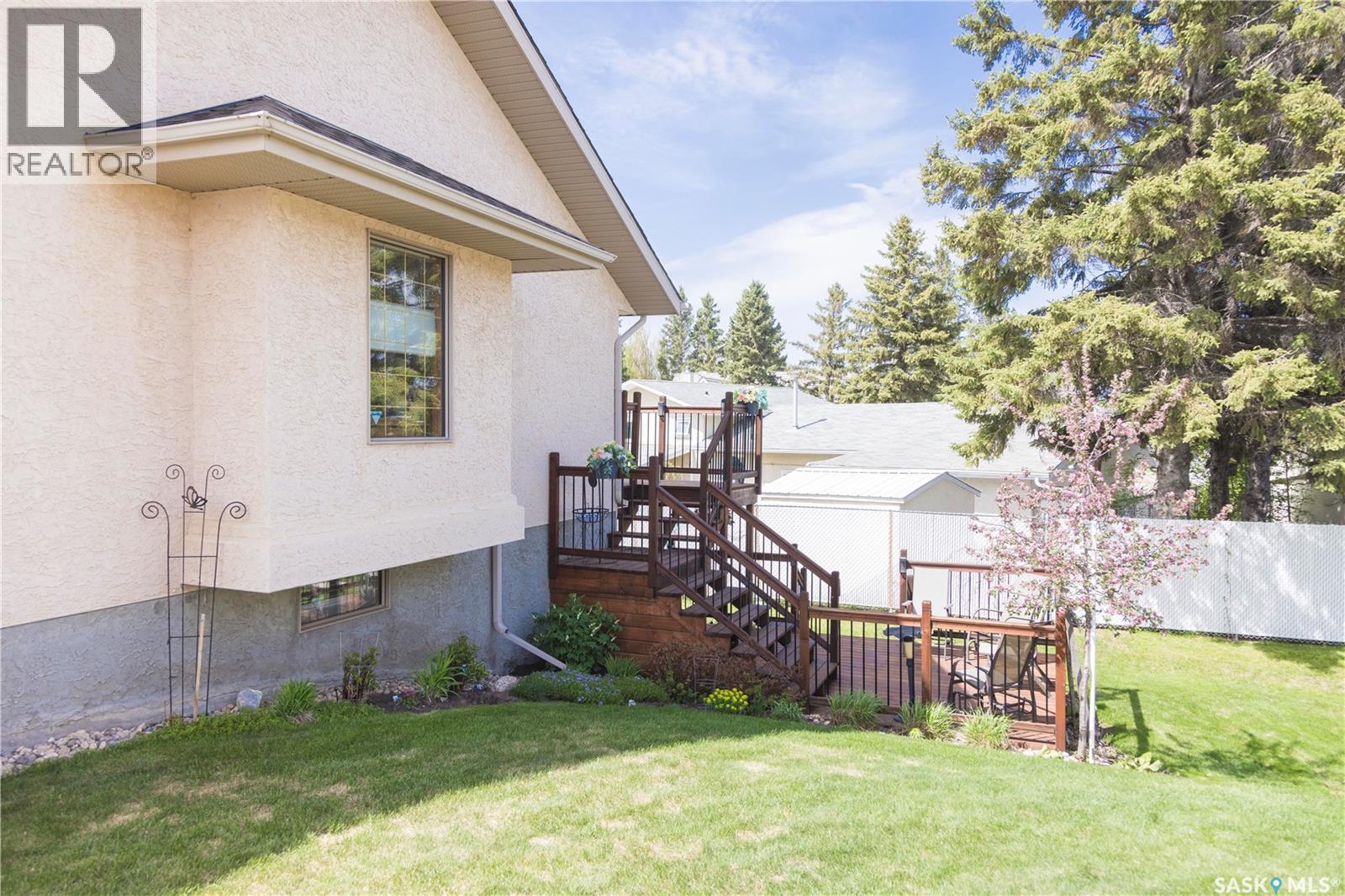 582 Mahon Drive, Prince Albert, Saskatchewan  S6V 7Z9 - Photo 29 - SK039421