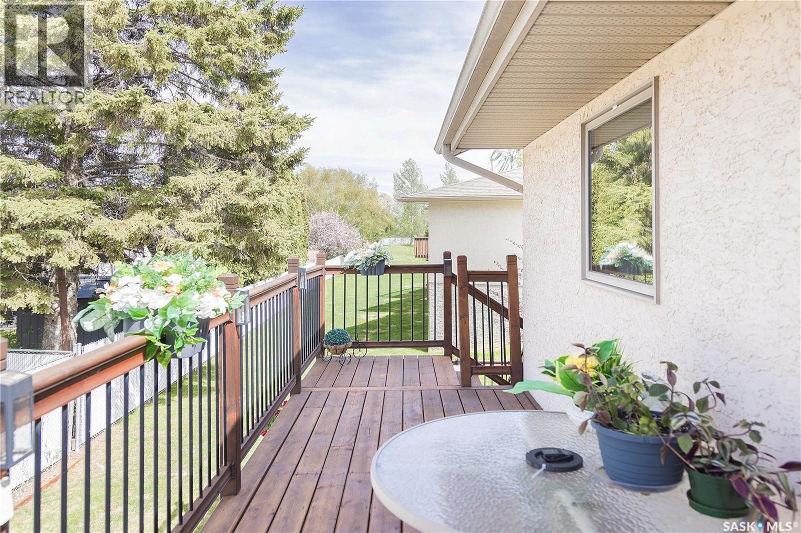 582 Mahon Drive, Prince Albert, Saskatchewan  S6V 7Z9 - Photo 30 - SK039421