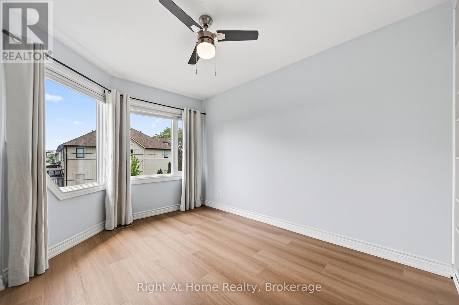109 Brant Street, Oakville, Ontario  L6K 2Z7 - Photo 10 - W13446464