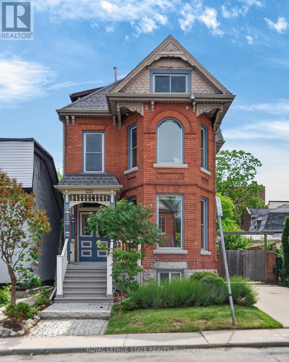 225 HESS STREET S, Hamilton, Ontario