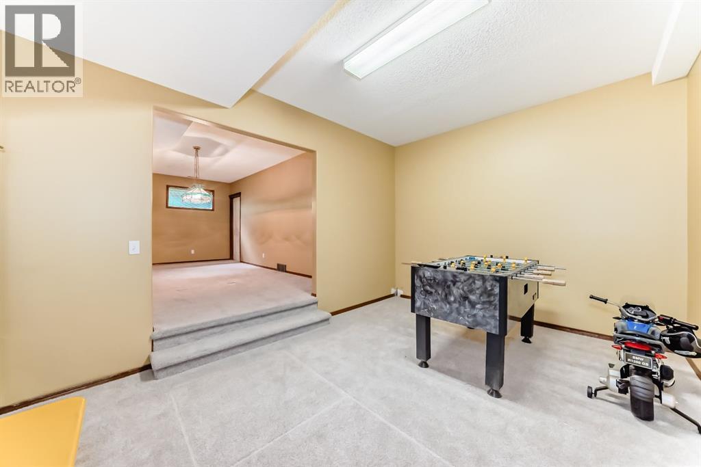 448 Mckenzie Lake Bay SE, Calgary, Alberta  T2Z 2H4 - Photo 32 - A2321047