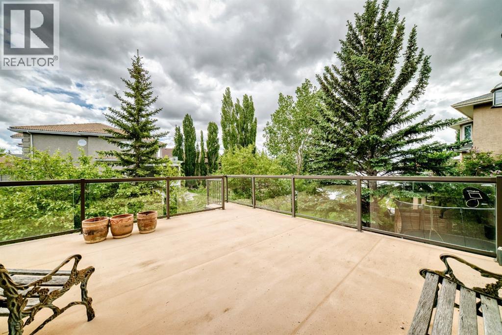 448 Mckenzie Lake Bay SE, Calgary, Alberta  T2Z 2H4 - Photo 4 - A2321047