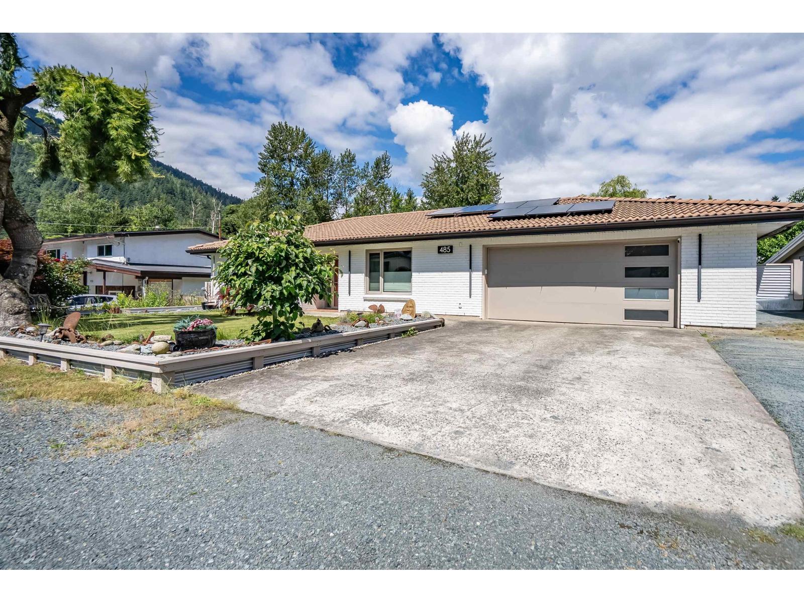 485 Naismith Avenue, Harrison Hot Springs, Harrison Hot Springs, British Columbia  V0M 1K0 - Photo 33 - R3135673