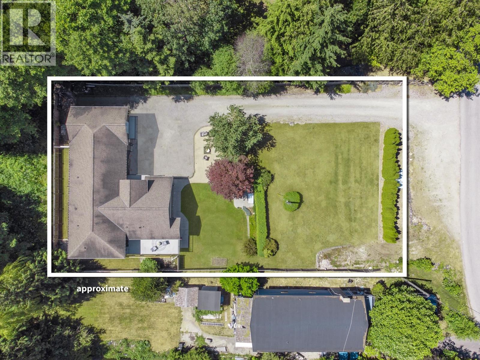 6251 Jasper Road, Sechelt, British Columbia  V7Z 0M2 - Photo 3 - R3090572