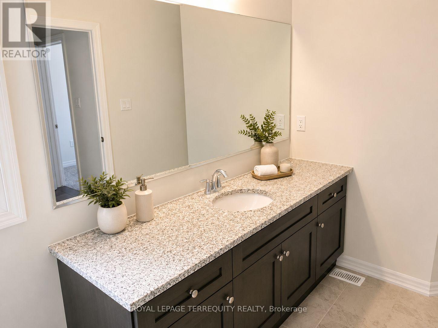3321 Vernon Powell Drive, Oakville, Ontario  L6H 0Y4 - Photo 12 - W13441872