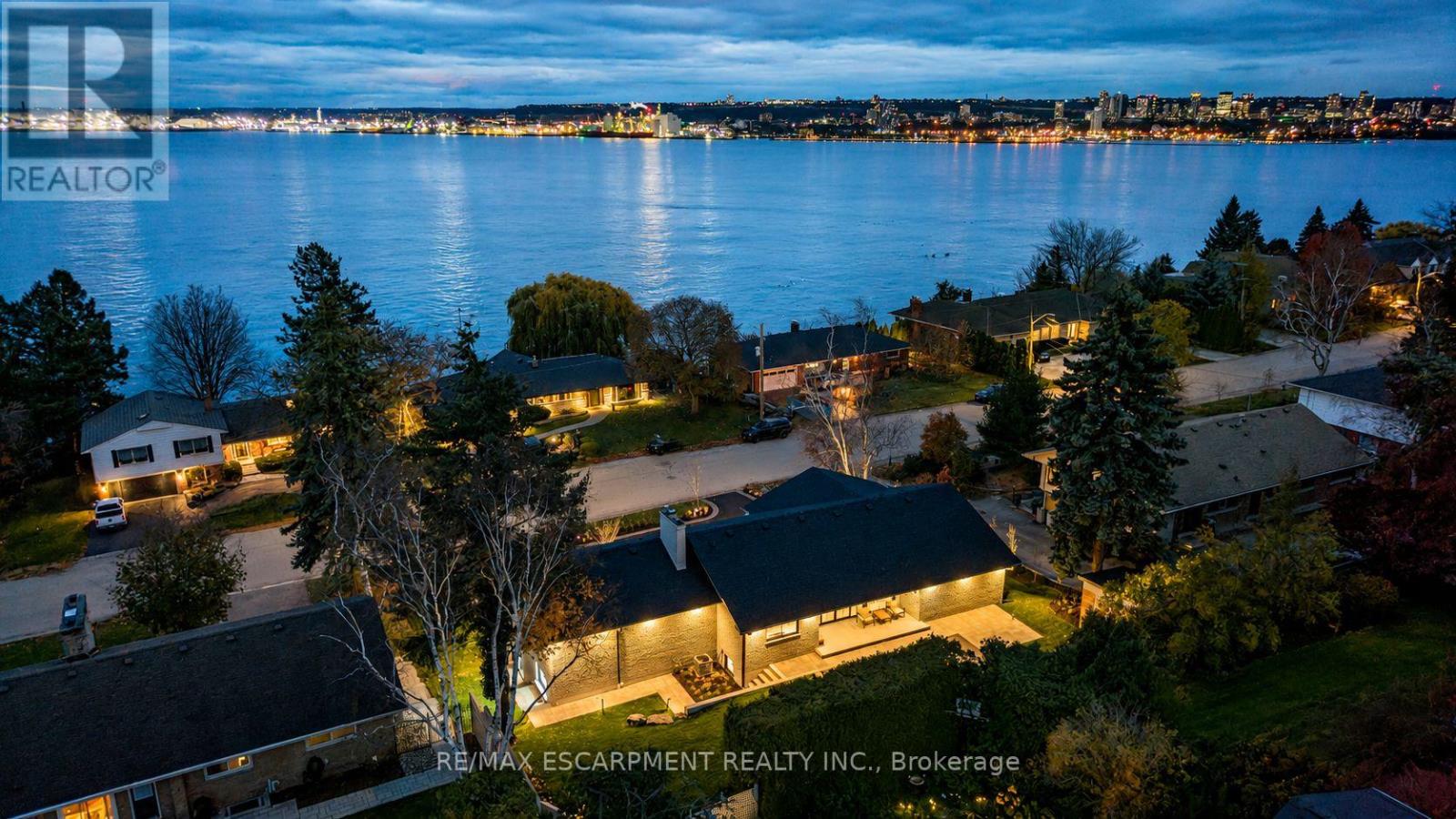 841 DANFORTH PLACE, Burlington, Ontario