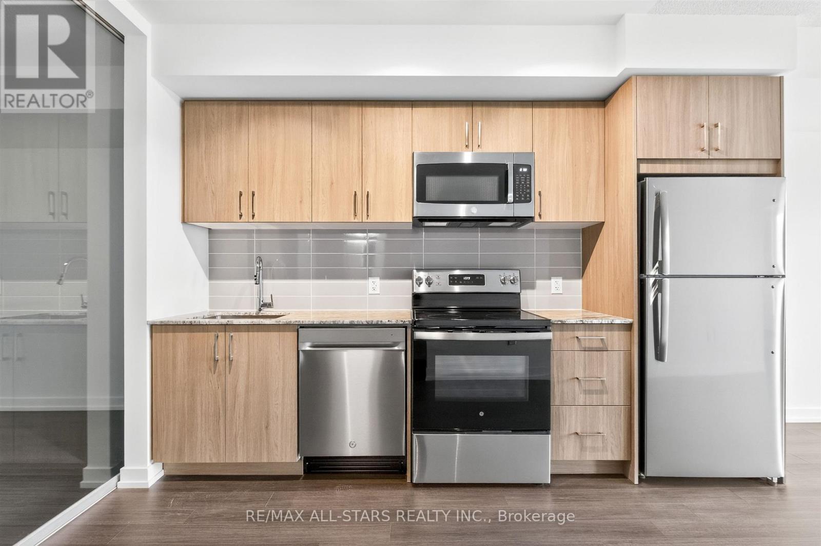 221 - 4010 Eglinton Avenue W, Toronto, Ontario  M9A 0G5 - Photo 6 - W13434450