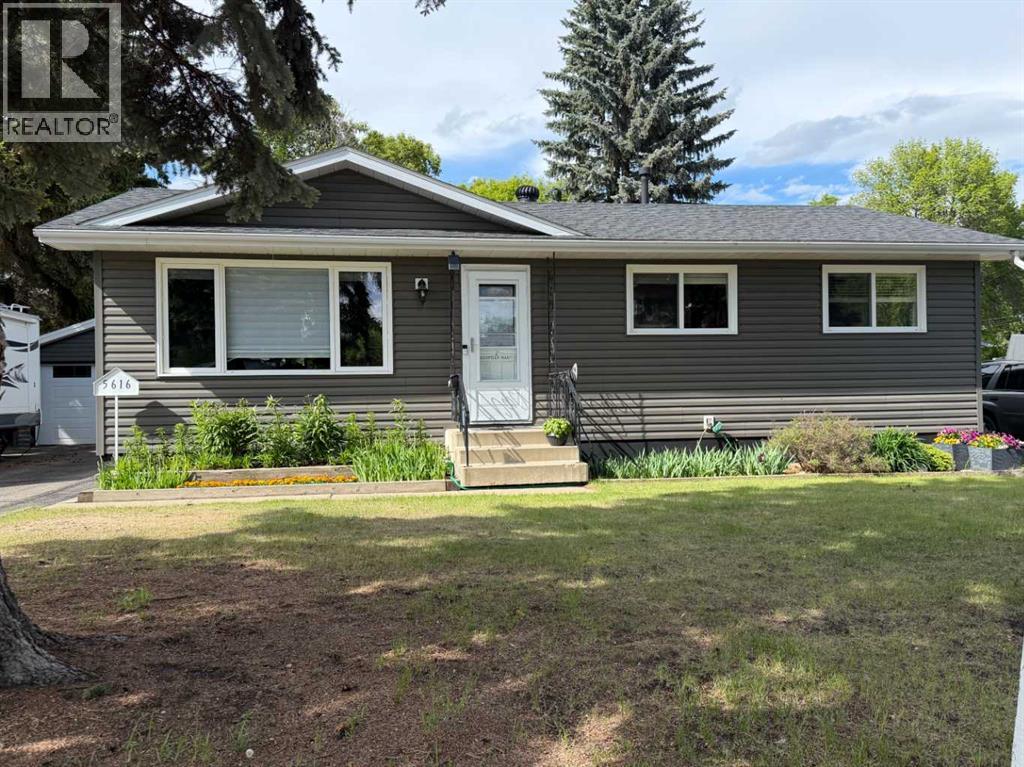 5616 55 Avenue, Lacombe, Alberta  T4L 1L9 - Photo 1 - A2306980