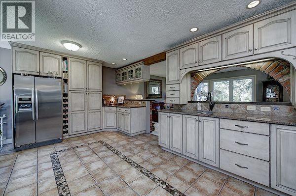 94 Redwood Meadows Drive, Rural Rocky View County, Alberta  T3Z 1A3 - Photo 17 - A2317321
