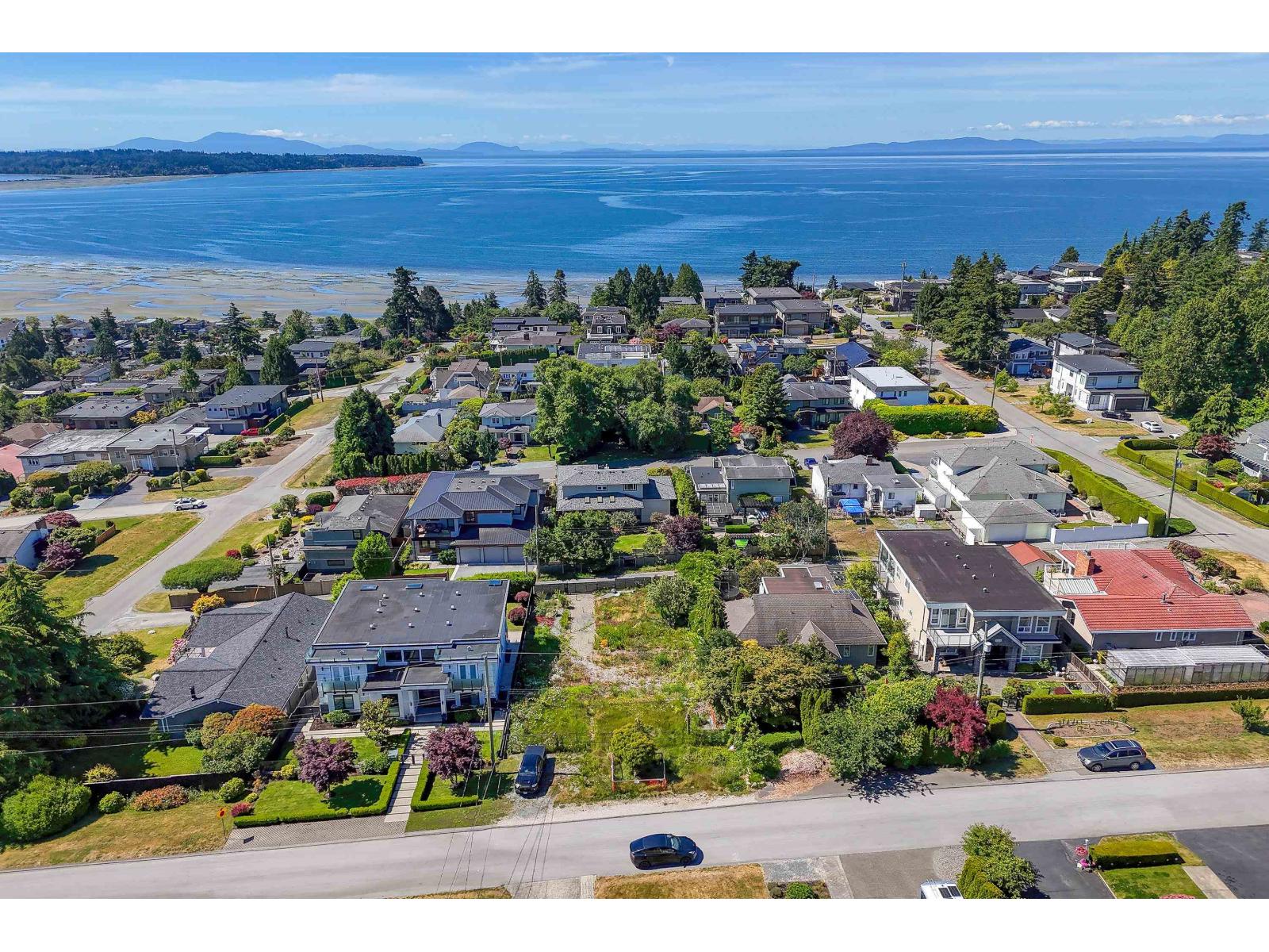 15554 CLIFF AVENUE, white rock, British Columbia