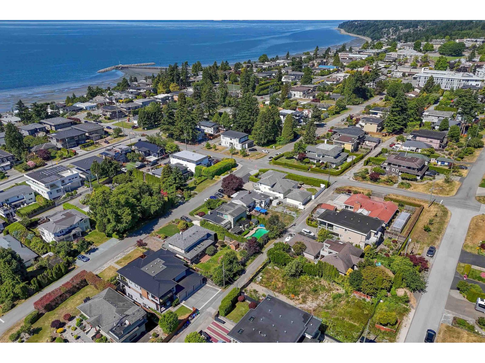 15554 Cliff Avenue, White Rock, British Columbia  V4B 1V7 - Photo 9 - R3135884