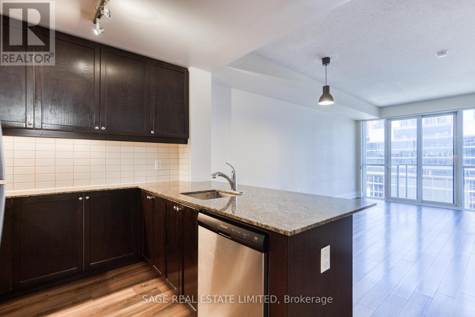 1021 - 560 Front Street W, Toronto, Ontario  M5V 1C1 - Photo 1 - C13446338