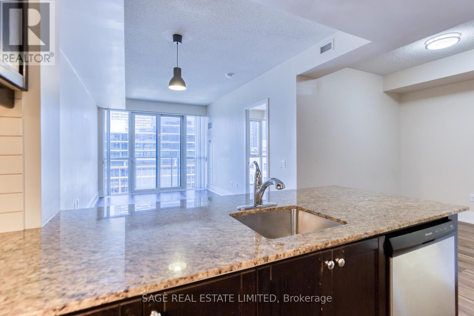 1021 - 560 Front Street W, Toronto, Ontario  M5V 1C1 - Photo 11 - C13446338