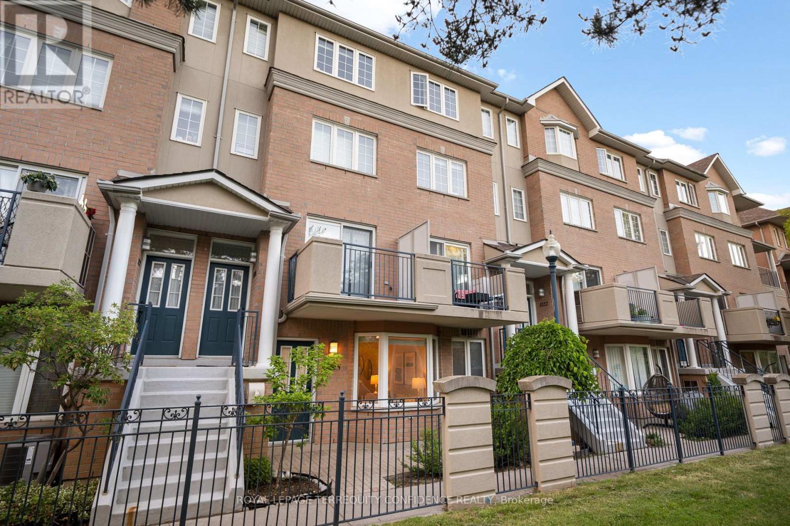 1125 - 28 SOMMERSET WAY, Toronto, Ontario