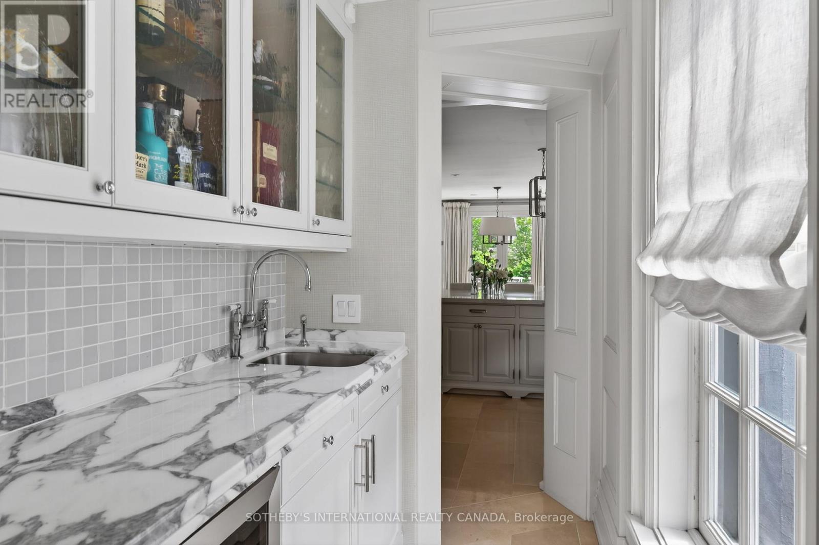 335 Cortleigh Boulevard, Toronto, Ontario  M5N 1R2 - Photo 14 - C13446438