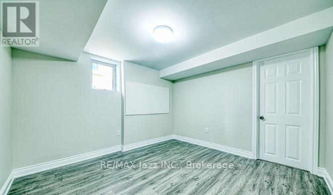 Lower - 1350 Aldergrove Drive W, Oshawa, Ontario  L1K 2Y6 - Photo 9 - E13446768